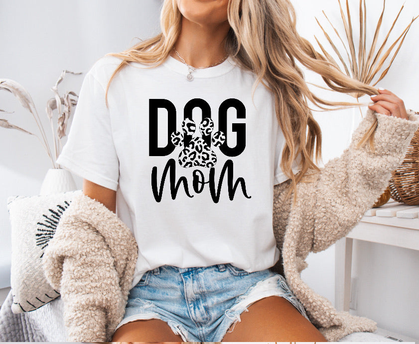 Cheetah Dog Mom Shirt – Stylish & Comfortable Comfort Colors Tee for Dog Lovers