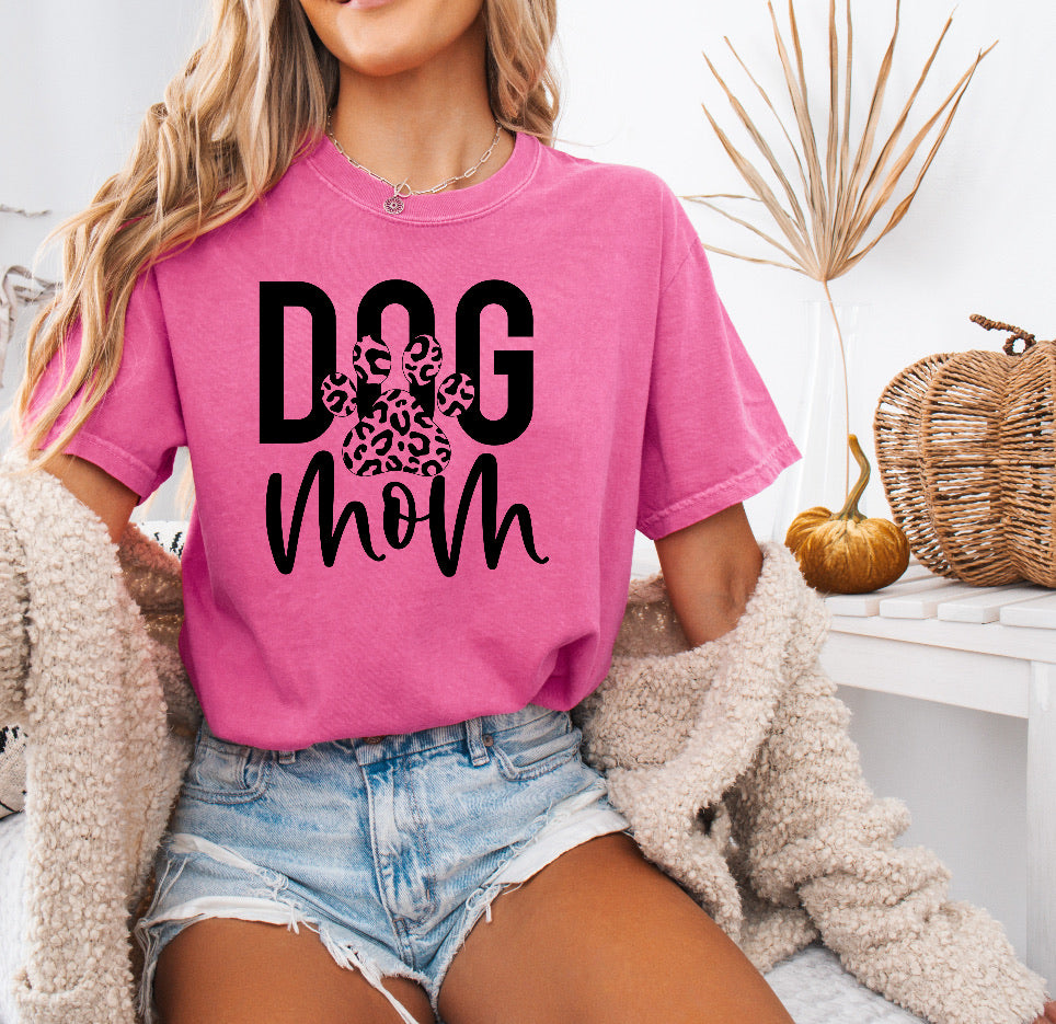 Cheetah Dog Mom Shirt – Stylish & Comfortable Comfort Colors Tee for Dog Lovers